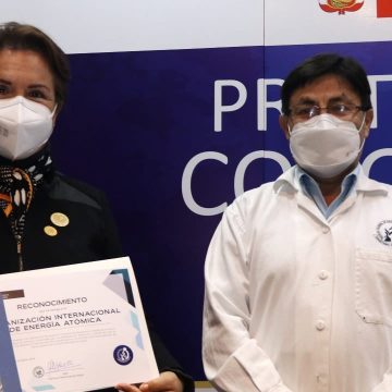 INS recibe equipos e insumos de laboratorio donados para diagnóstico molecular de la COVID-19 en Lima e Iquitos