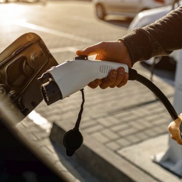 BBVA presenta primer producto verde para financiar vehículos híbridos y eléctricos