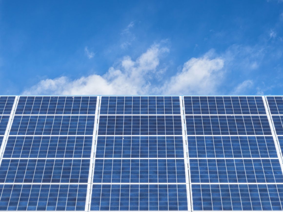 Solar panels Minam y entidades financieras suscriben el “Protocolo Verde” a fin de promover proyectos sostenibles en el país