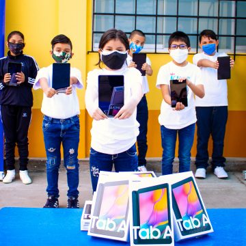 tablets CREA+ completa entrega de las primeras 350 tablets donadas para su colecta digital