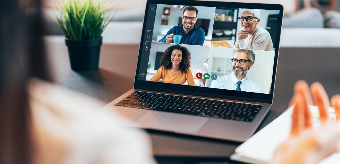Business team in video conference Centria gana eficiencia y mejora el reporting en la gestión de capital humano de sus clientes con SAP SuccessFactors