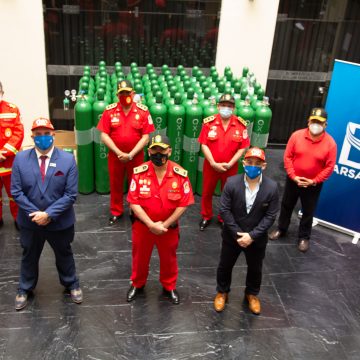 IMG_0308-foto Bomberos Voluntarios del Perú reciben importante donación de tanques de oxigeno