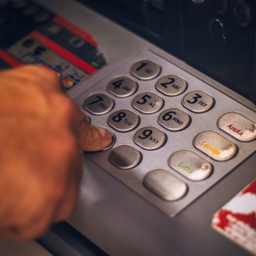 tWyPB8_FU8-unsplash Créditos navideños: ¿qué debo tener en cuenta antes de solicitar uno?