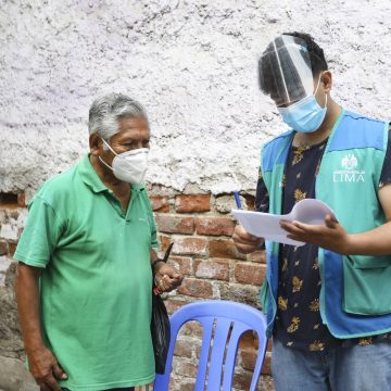 Covid-19: Municipalidad de Lima entrega canastas con víveres a adultos mayores en estado de vulnerabilidad