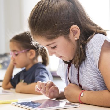 Educación: 4 consejos para acercar a las niñas a las ciencias, la matemática y la tecnología