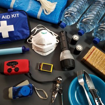 Objetos para evacuar ¿Cómo actuar ante un sismo en tiempos de pandemia?