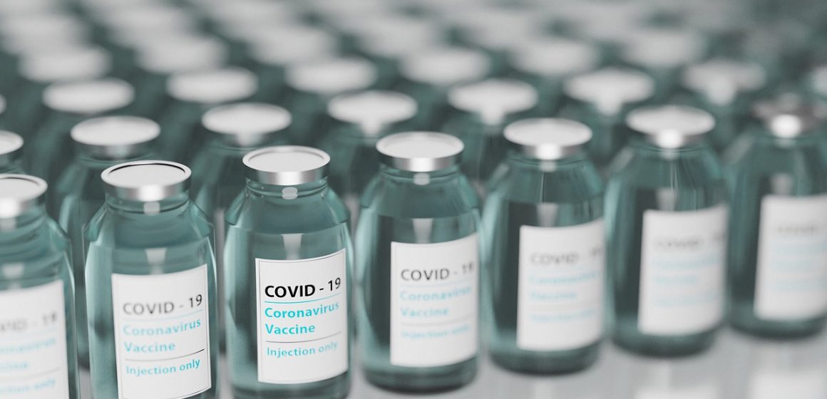 vaccine-5895477_1280 Minsa distribuyó vacunas en primeros establecimientos de Lima y Callao donde se vacunará a profesionales de la salud contra la COVID-19