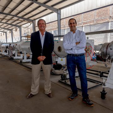 Luis Felipe Bello y Franco Guazzotti en las instalaciones de Premium Plast Grupo Hidráulica inaugura la fábrica de producción de tuberías Premium Plast