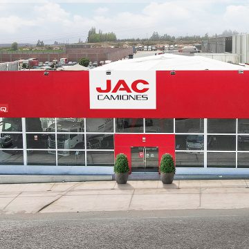 JAC Camiones y Roberts Grupo Roberts y Derco inaguran nueva tienda de camiones Jac para empresarios y emprendedores que busquen potenciar sus negocios