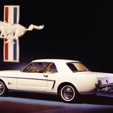 Mustang- America’s Pony Car (1964) ¡Felices 57 años Mustang! Celebramos repasando 10 curiosidades del clásico pony car de Ford