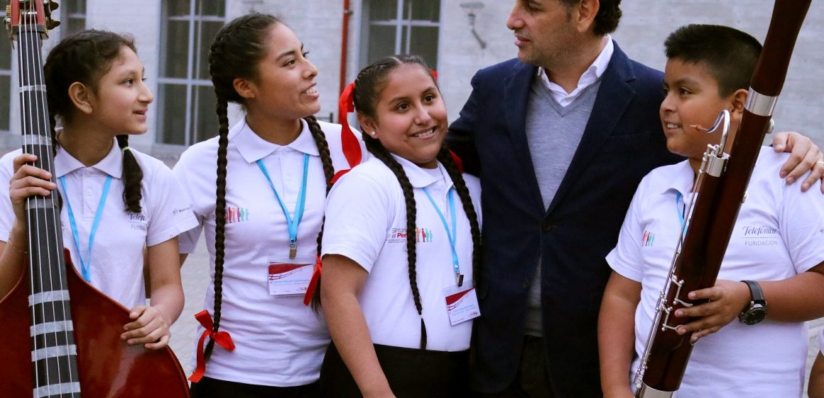 Sinfonía por el Perú cumple una década transformando la vida de más de 30 mil niños a través de la música