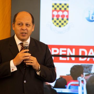 Director-Colegio-Los-Alamos-Jorge-Camacho-Bueno Colegio Los Álamos obtiene el primer puesto en prueba que mide potencial universitario a nivel nacional