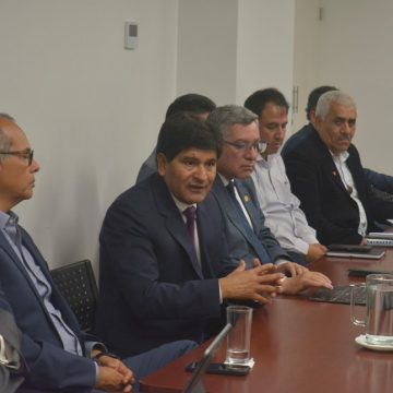PROPUESTAS DEL BICENTENARIO TRABAJA CON EL GOBIERNO REGIONAL DE AREQUIPA PARA FORTALECER SUS CAPACIDADES EN GESTIÓN PÚBLICA