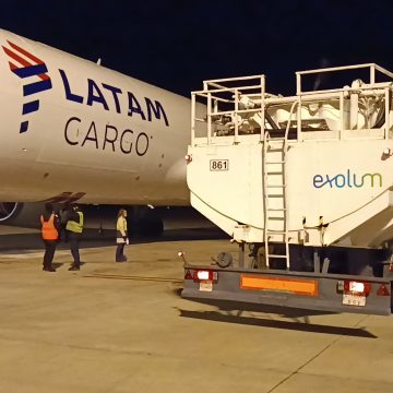 Grupo LATAM realiza su primer vuelo internacional con Combustible  Sostenible de Aviación (SAF)