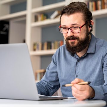 ¿Estudias a distancia? Cinco características que deben cumplir los docentes