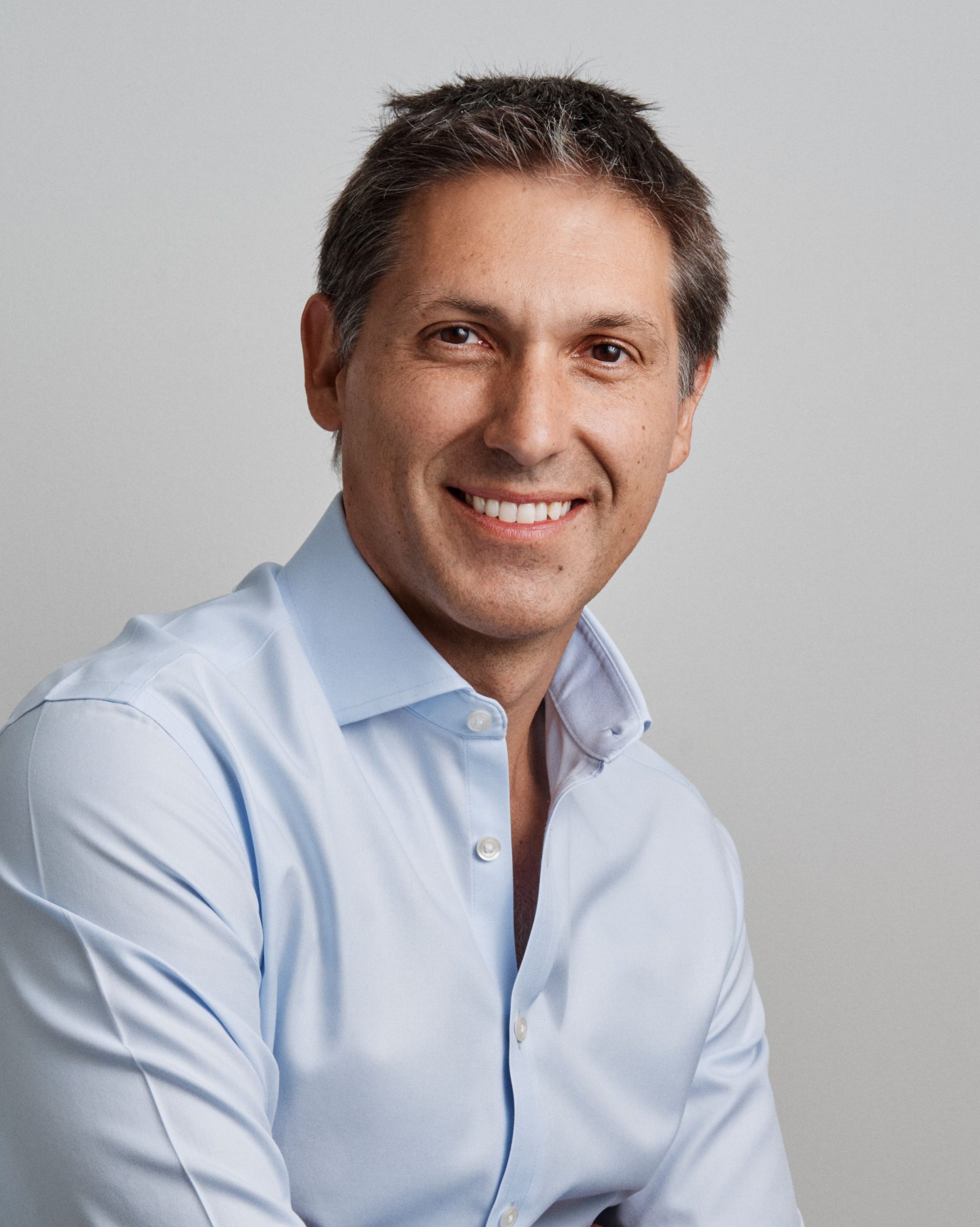 La importancia de liderar desde atrás para construir equipos ...