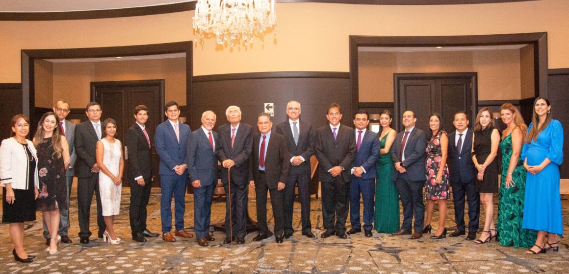 Oftálmica Clínica de la Visión celebró sus 30 años al servicio de la visión de los peruanos