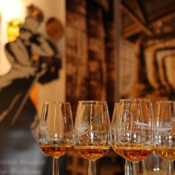 Johnnie Walker Blue Label se inspira en los versos de “Fina Estampa” de Chabuca Granda para celebrar el Día del Padre
