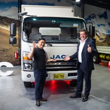 JAC Camiones: inaugura nueva tienda en Lima Norte y presenta su primer vehículo 100 % eléctrico