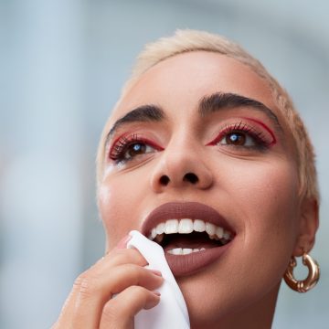 Avon lanza su icónico labial líquido Power Stay con fórmula mejorada y un nuevo diseño