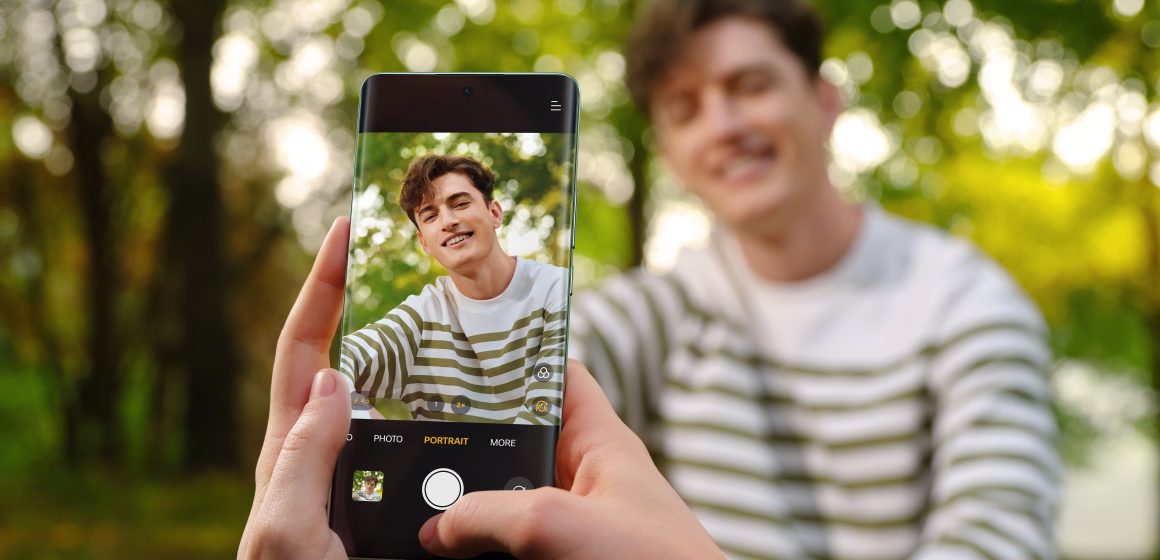 OPPO Reno11 5G llega al Perú con lentes Sony para captar retratos impresionantes y un diseño inspirado en la naturaleza
