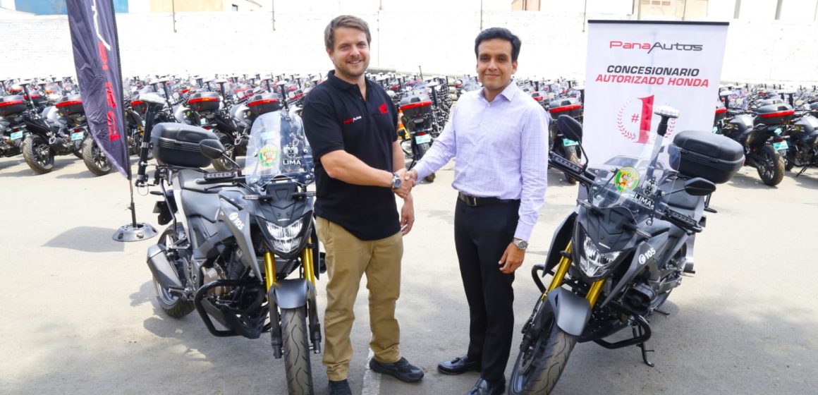 Entrega Honda a la MML PanaAutos entrega las primeras 400 motos Honda a la Municipalidad de Lima