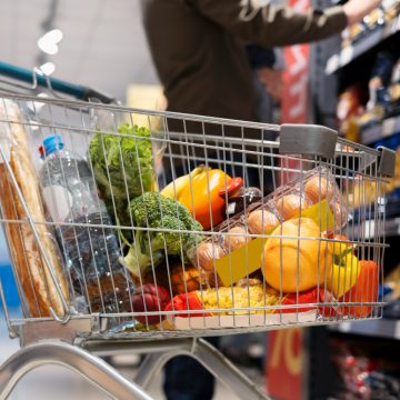52% de peruanos no están dispuestos a recortar gastos en alimentación 