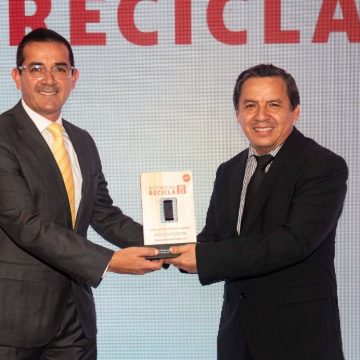 Claro Perú reconoce a empresas e instituciones comprometidas con el reciclaje de RAEE