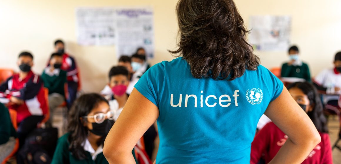 Foto Alianza UNICEF y BMW Group Mayor y mejor educación en ciencias, tecnologías, ingenierías y matemáticas para 26 mil niñas en México.