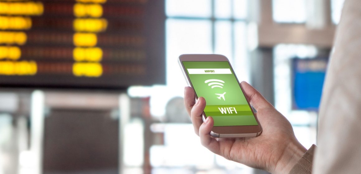 Cinco consejos esenciales para proteger tus datos en los aeropuertos