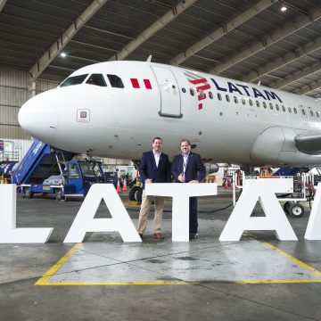image00002 LATAM Airlines Perú celebra sus 25 años de operaciones luciendo los colores del país en uno de sus aviones