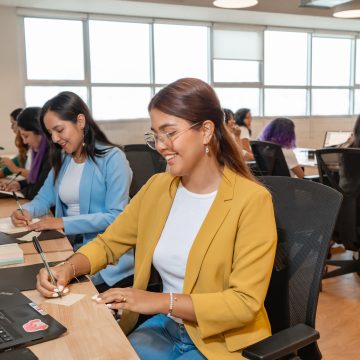 Imagen comunicado Sales force Laboratoria y Salesforce se unen para impulsar la empleabilidad de mujeres en la industria tecnológica