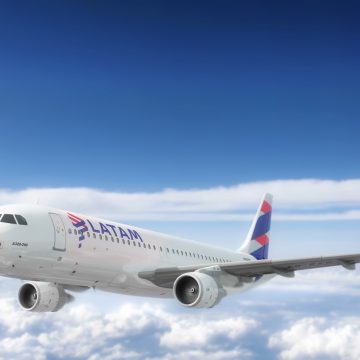 Avión LATAM LATAM Airlines Perú se consolida como la aerolínea peruana con menor índice de reclamos en el primer semestre de 2024