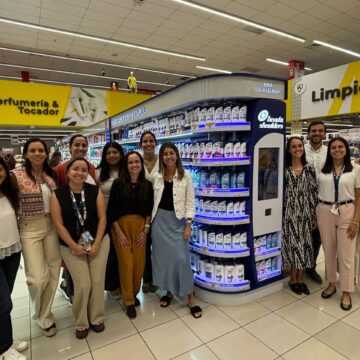 P&G y Cencosud apuestan por transformar el punto de venta con anaqueles interactivos y futuristas
