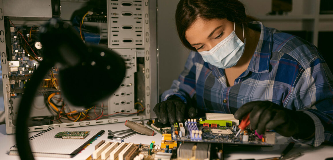 Técnicos electrónicos tienen una de las tasas de empleabilidad más altas en carreras técnicas, según MTPE