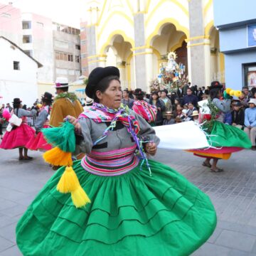 Los Andes resalta la dinamización de la economía local por la Fiesta de la Virgen de la Candelaria