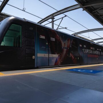 LINEAUNOCAPITANAMERICA_2 El capitán toma la ciudad: La línea 1 del metro se viste de superhéroe por primera vez