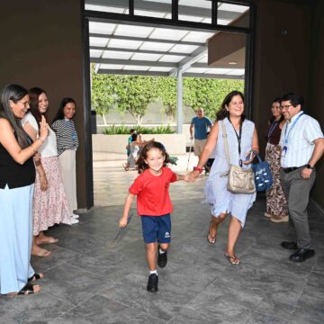 Cómo identificar si su hijo está enfrentando dificultades de adaptación en el colegio y qué pasos seguir