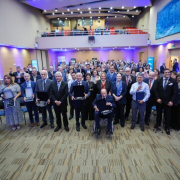 foto 2 (3) CCL rinde homenaje a 90 empresas con más de 50 años de afiliación