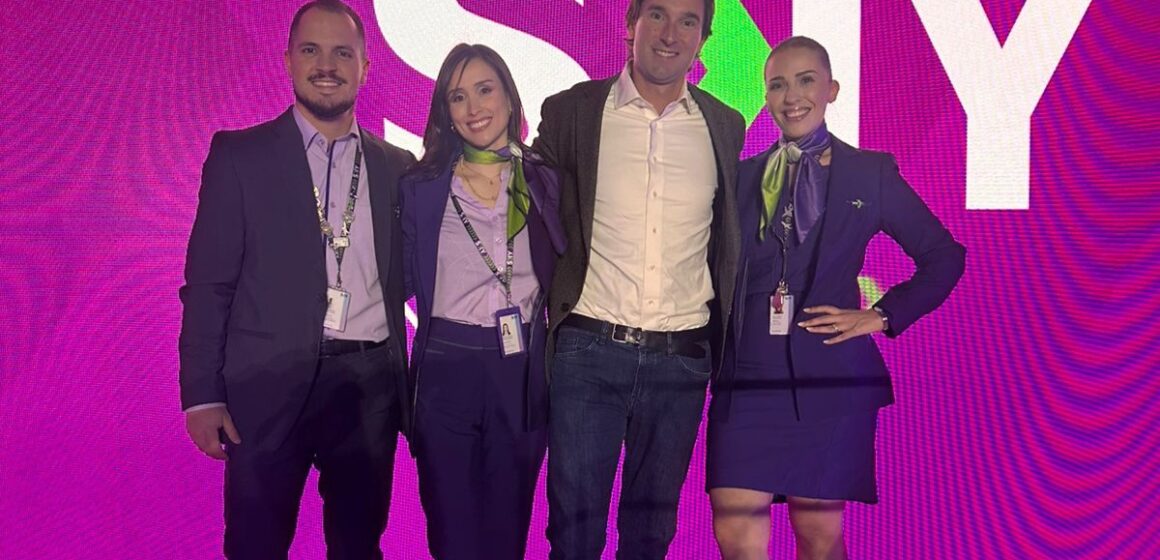 WhatsApp Image 2025-06-17 at 6.38.21 PM SKY revoluciona la aviación con nuevos uniformes: innovación y confort a bordo