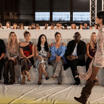 Becky G, Ester Expósito y Lila Moss: celebrities presentes en el desfile de «Desigual Studio» la nueva línea premium de la marca