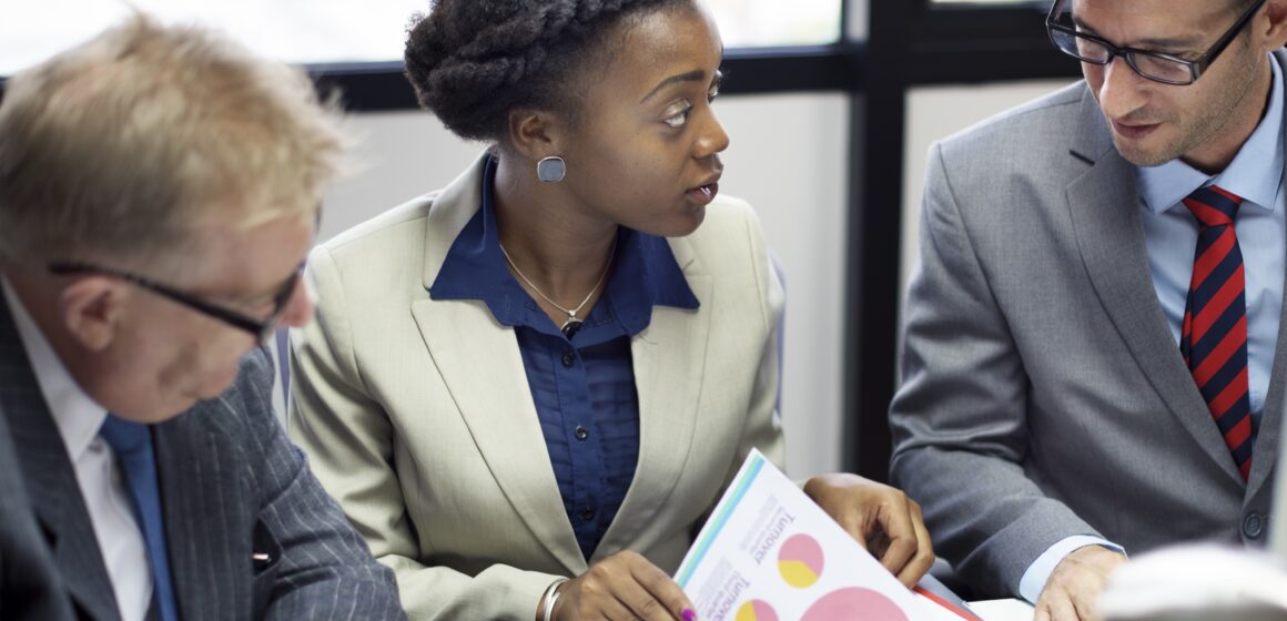 Business Team Meeting Discussion Connection Concept El Perú de las regiones no espera promesas: pide gestión y resultados