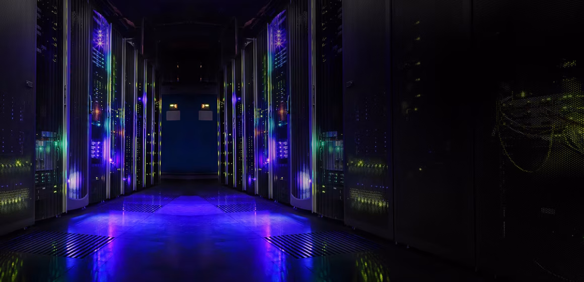 data-center-3 AMD potencia los supercomputadores de la Fábrica estadounidense de IA, acelerando un stack abierto de IA.