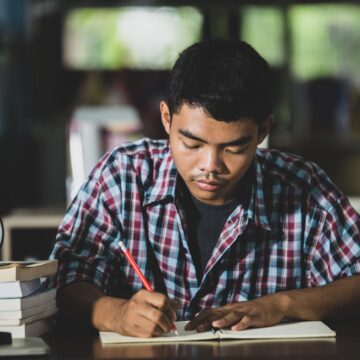 Foto_1 ¿Terminaste el colegio y aún no sabes qué estudiar o dónde trabajar? Accede gratis a cursos virtuales que te preparan para conseguir empleo formal