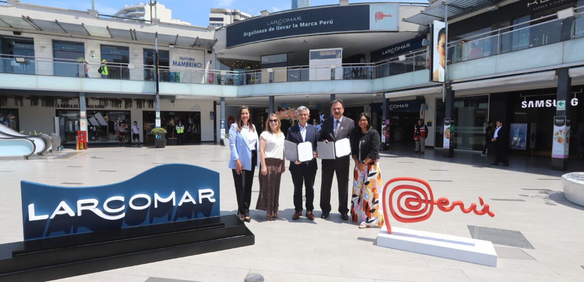 IMG_4756 Larcomar recibe la licencia de Marca Perú y reafirma su compromiso con el desarrollo del distrito, el país y sus visitantes