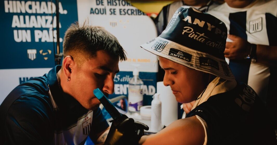 NIKE_TATUAJES 2 125 años, 125 tatuajes: Nike convirtió la pasión por Alianza Lima en tinta eterna
