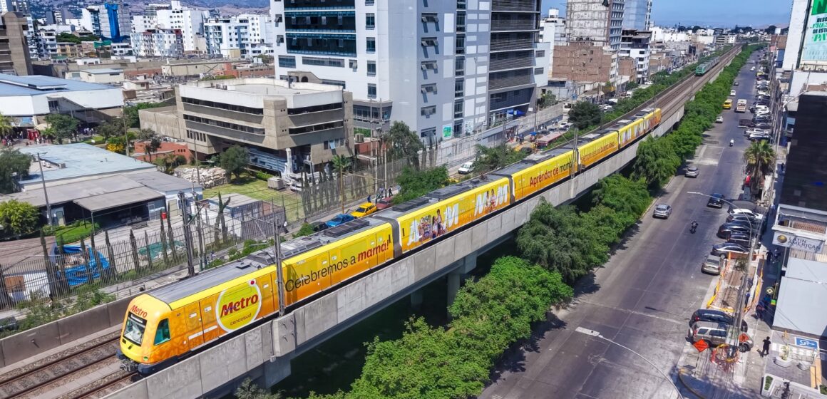 Supermercados Metro brandea la Línea 1 de Lima por el Día de la Madre
