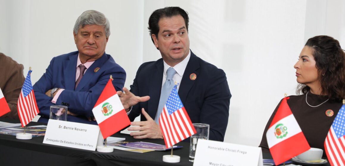 Embajador de Estados Unidos impulsa inversiones en Perú desde Miami