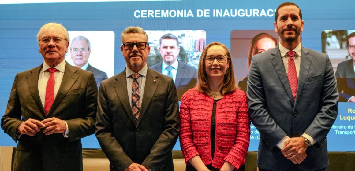 Autoridades y actores del sector aéreo de la Comunidad Andina evalúan propuesta de «Cielos Andinos» para impulsar conectividad regional