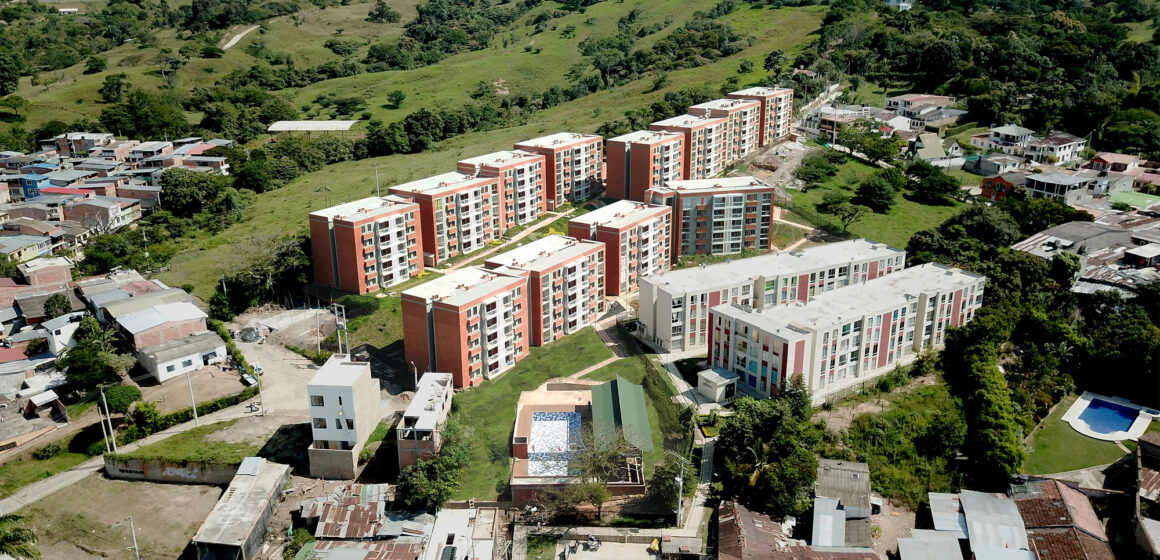 Inversiones IO crece 75% en colocación de capital para proyectos de vivienda social durante el primer trimestre de 2026
